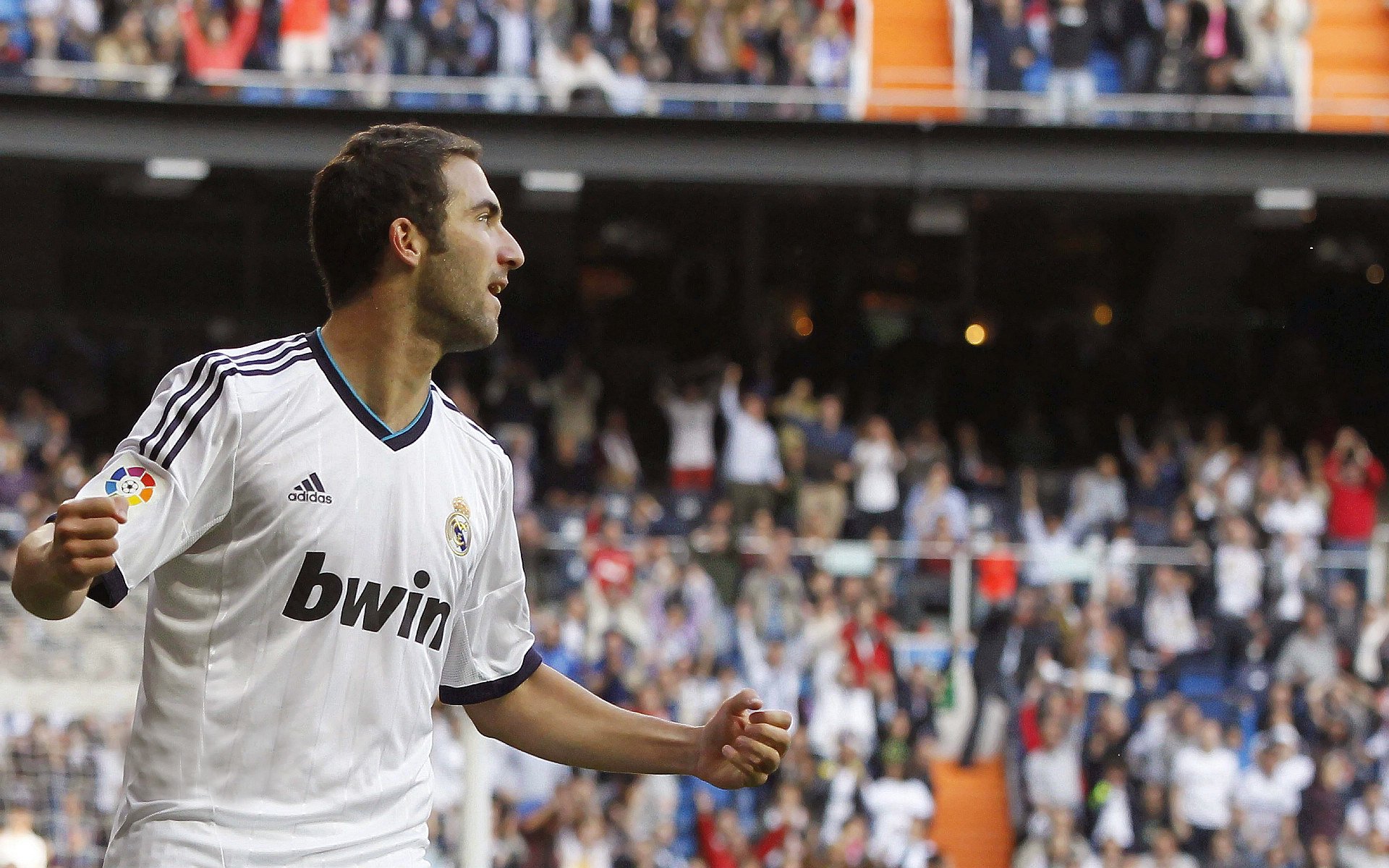 德甲攻势狂飙：攻防快节奏，场面火爆，德甲打法